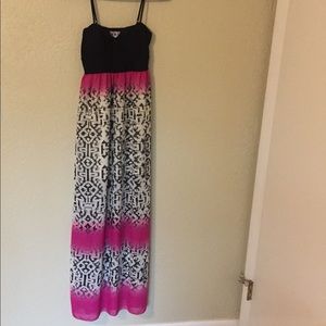 Long pink/black/white maxi dress